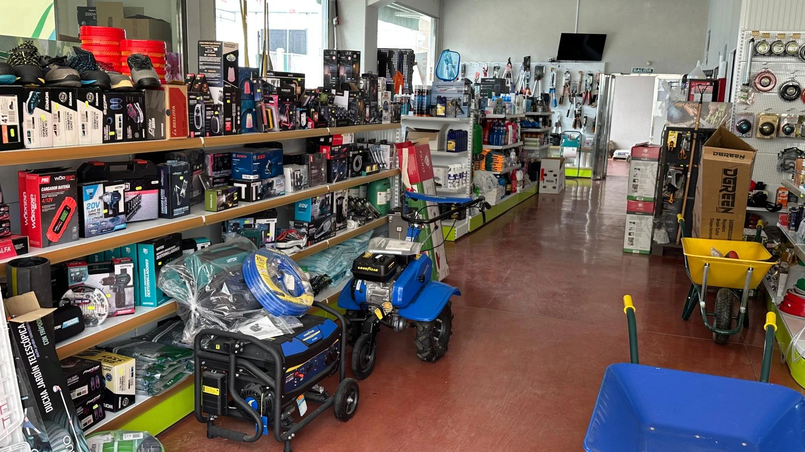 Exposición de fitosanitarios y maquinaria agrícola en Agromul